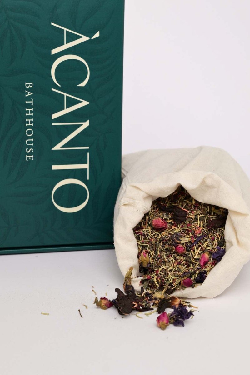 Astale: fiori, tè e sali nella confezione botanica Àcanto